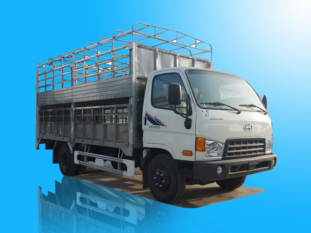 Xe tải Hyundai HD700 6 tấn chở gia súc